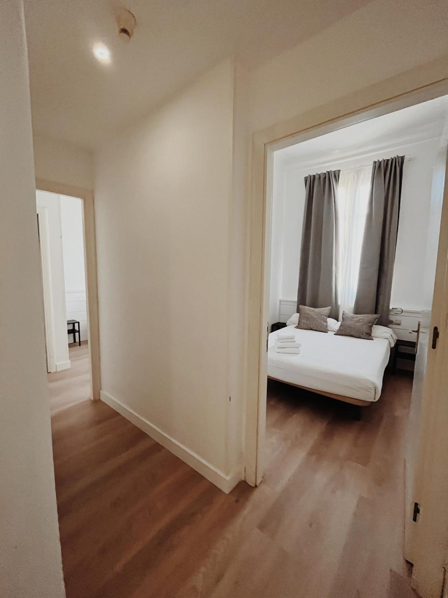Apartamentos Express By Gaiarooms Барселона Екстериор снимка